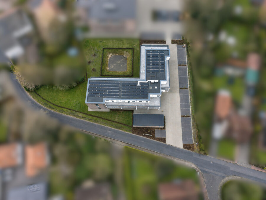 Nachhaltig investieren: Neubau-Objekt in Neuenburg- mieten oder kaufen - Grundstück mit Parkplätzen (43619)