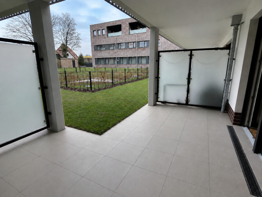 Nachhaltig investieren: Neubau-Objekt in Neuenburg- mieten oder kaufen - Terrasse WE 4 (43628)