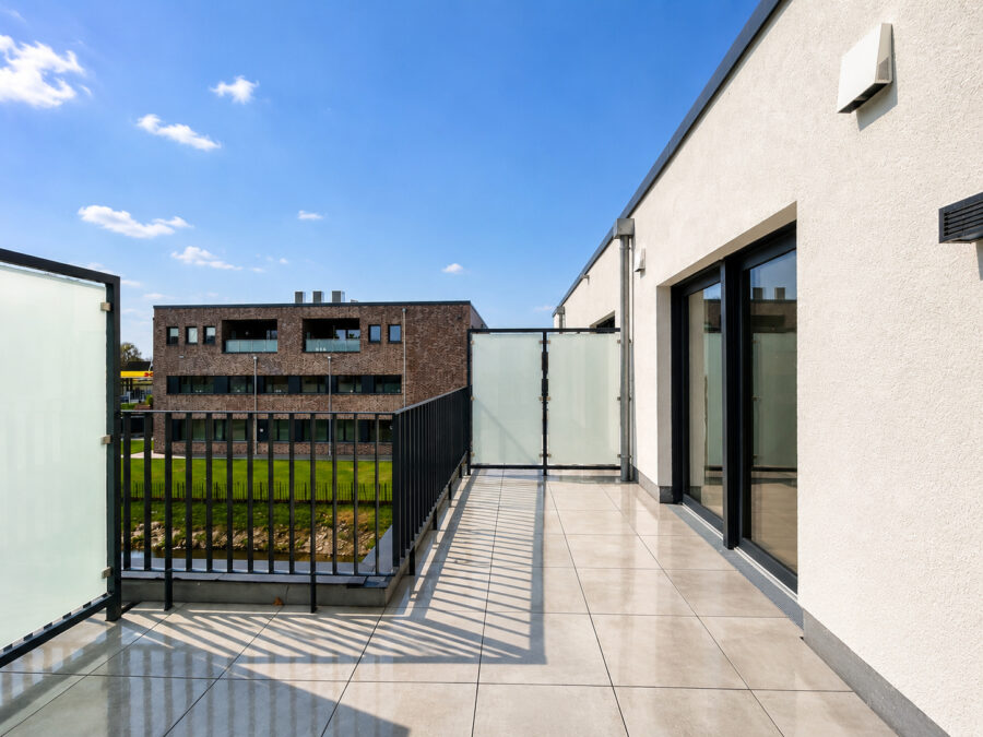 Nachhaltig investieren: Neubau-Objekt in Neuenburg- mieten oder kaufen - Balkon WE 16 (43636)