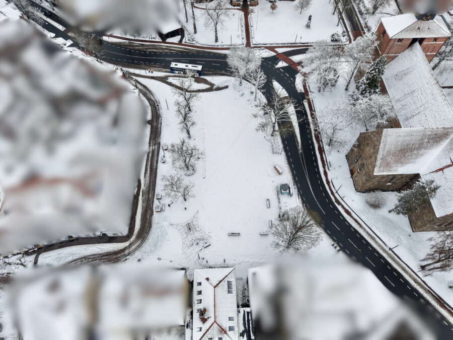 Ein Stück Tradition in Varel am Schlossplatz! Historisches Stadthaus zu verkaufen - Drohnenaufnahmen (38337)