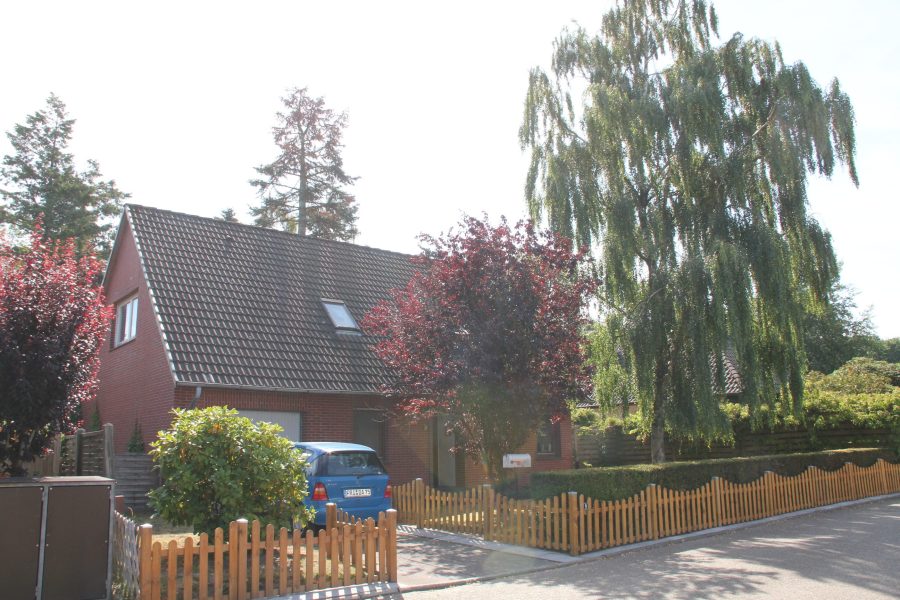 Charmantes Einfamilienhausmit Garage–strandnah, 26316 Varel, Einfamilienhaus