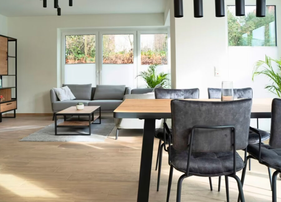 Exklusive Ferienwohnung mit privatem Wellnessbereich im Nordsee Park Dangast - Wohn - und Essbereich (43839)