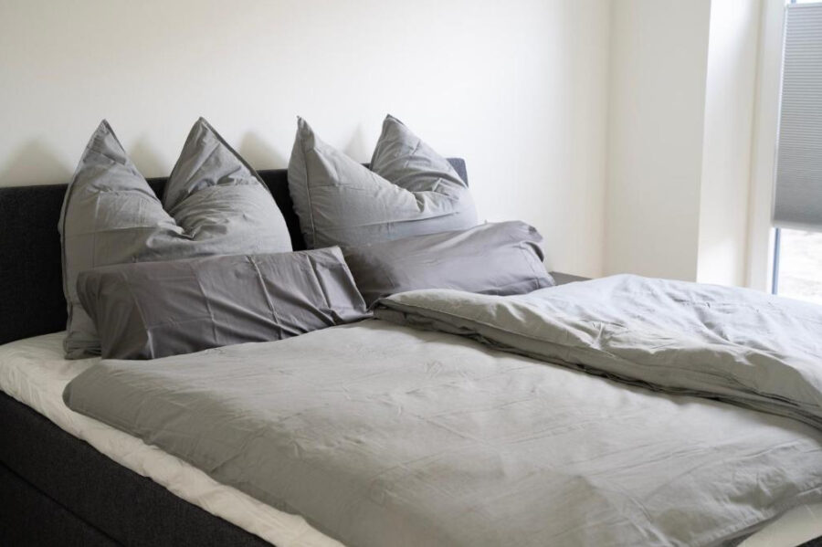 Exklusive Ferienwohnung mit privatem Wellnessbereich im Nordsee Park Dangast - Schlafzimmer (43845)