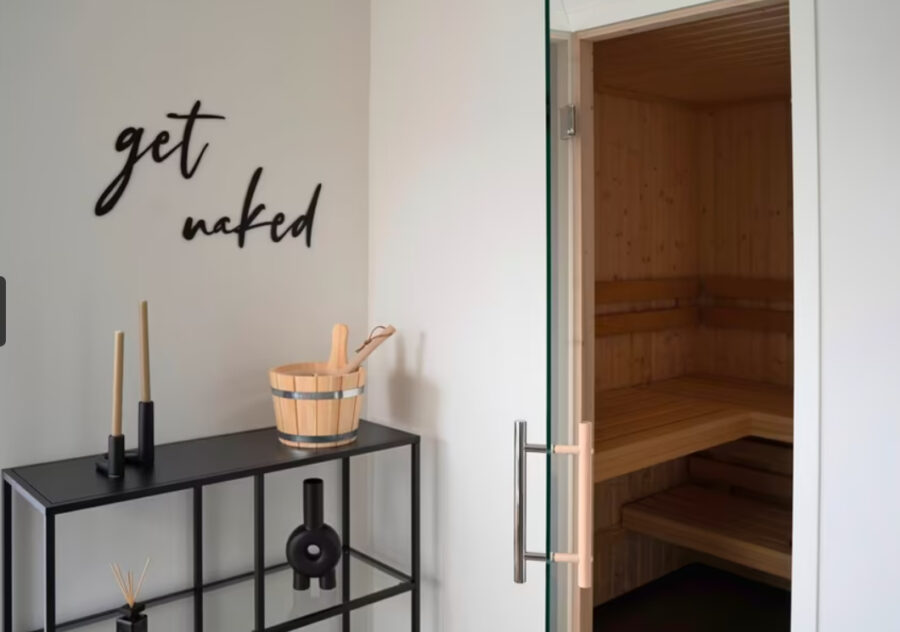 Exklusive Ferienwohnung mit privatem Wellnessbereich im Nordsee Park Dangast - Badezimmer mit Sauna (43842)