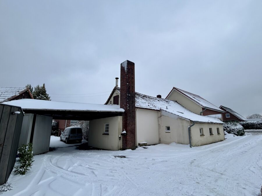 Zur alten Dorfbäckerei mit großzügigem Baugrundstück - Rückseite (38136)