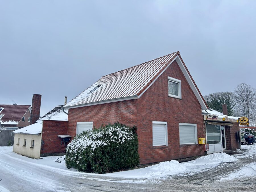 Zur alten Dorfbäckerei mit großzügigem Baugrundstück - Vorderseite (38134)