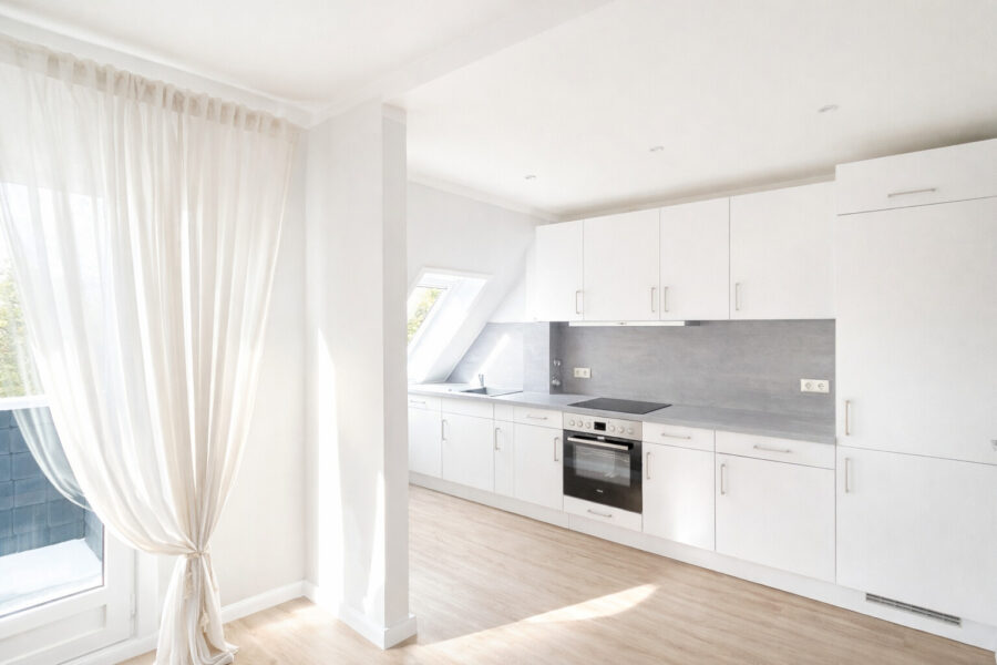 Exklusiv modernisierte 2-Zimmer-Wohnung mit Südloggia und Tiefgaragenstellplatz - Küche (38988)