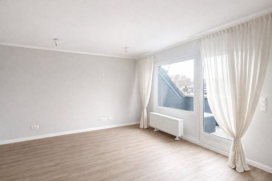 Exklusiv modernisierte 2-Zimmer-Wohnung mit Südloggia und Tiefgaragenstellplatz - offener Wohnbereich (38992)