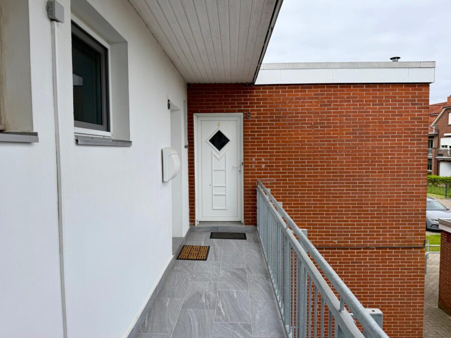 Traumhafte Auszeit an der Küste: Ferienwohnung in begehrter Strandnähe von Horumersiel - Eingang (43663)