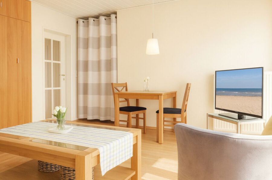 Traumhafte Auszeit an der Küste: Ferienwohnung in begehrter Strandnähe von Horumersiel - Essbereich (43657)