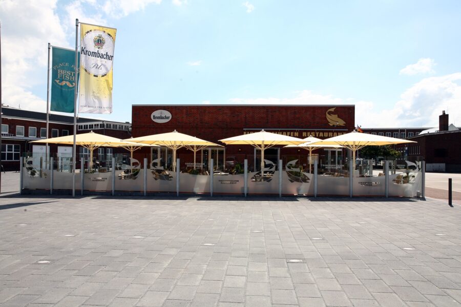 Fischereihafen Restaurant Cuxhaven in maritimen Ambiente - Terrasse (29174)