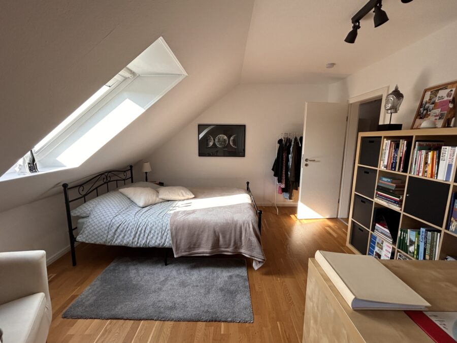 Familienglück pur! Großes Einfamilienhaus mit großem Garten & Platz zum Entspannen - Schlafzimmer (39367)