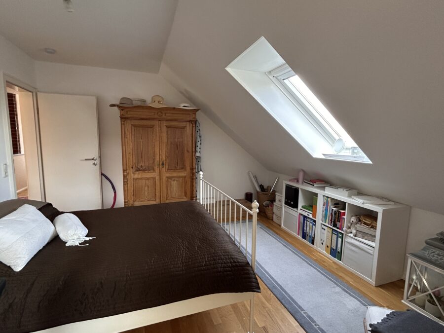 Familienglück pur! Großes Einfamilienhaus mit großem Garten & Platz zum Entspannen - Schlafzimmer (39365)