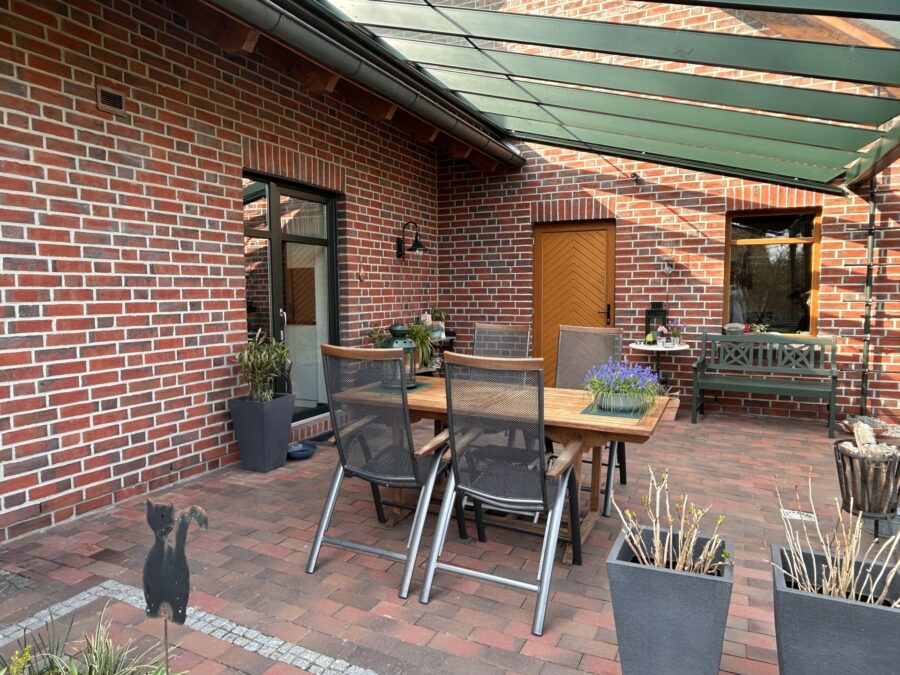 Familienglück pur! Großes Einfamilienhaus mit großem Garten & Platz zum Entspannen - Terasse (39368)