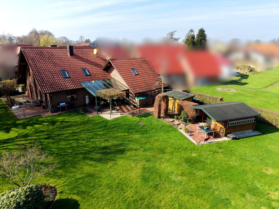 Familienglück pur! Großes Einfamilienhaus mit großem Garten & Platz zum Entspannen - Drohnenaufnahmen (39376)