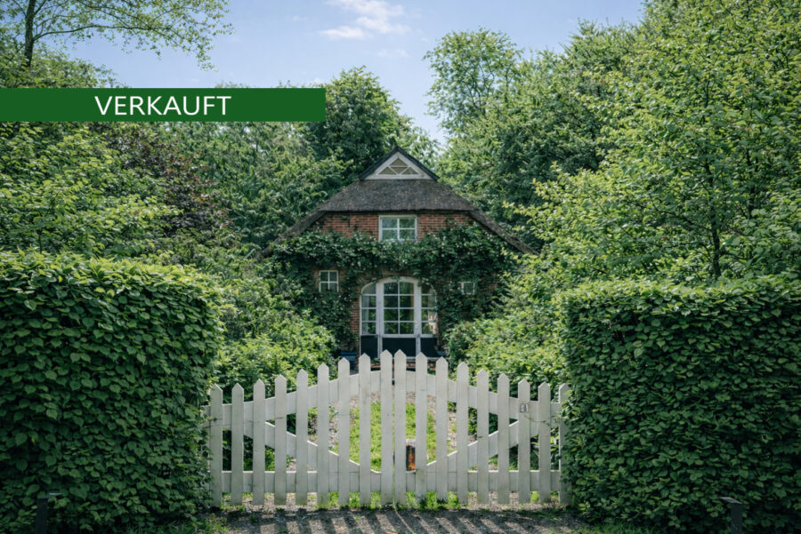 Landhaus mit Reetdach in Seefeld Zeitlose Eleganz auf parkähnlichem Grundstück - verkauft (40193)