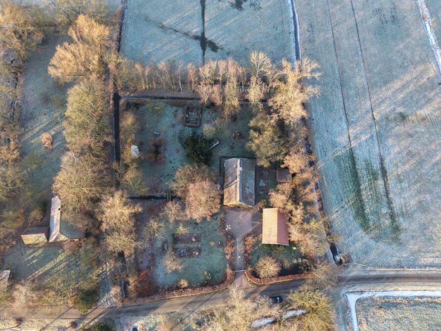 Landhaus mit Reetdach in Seefeld Zeitlose Eleganz auf parkähnlichem Grundstück - dji_fly_20260120_093156_0149_1768908063388_photo (38318)