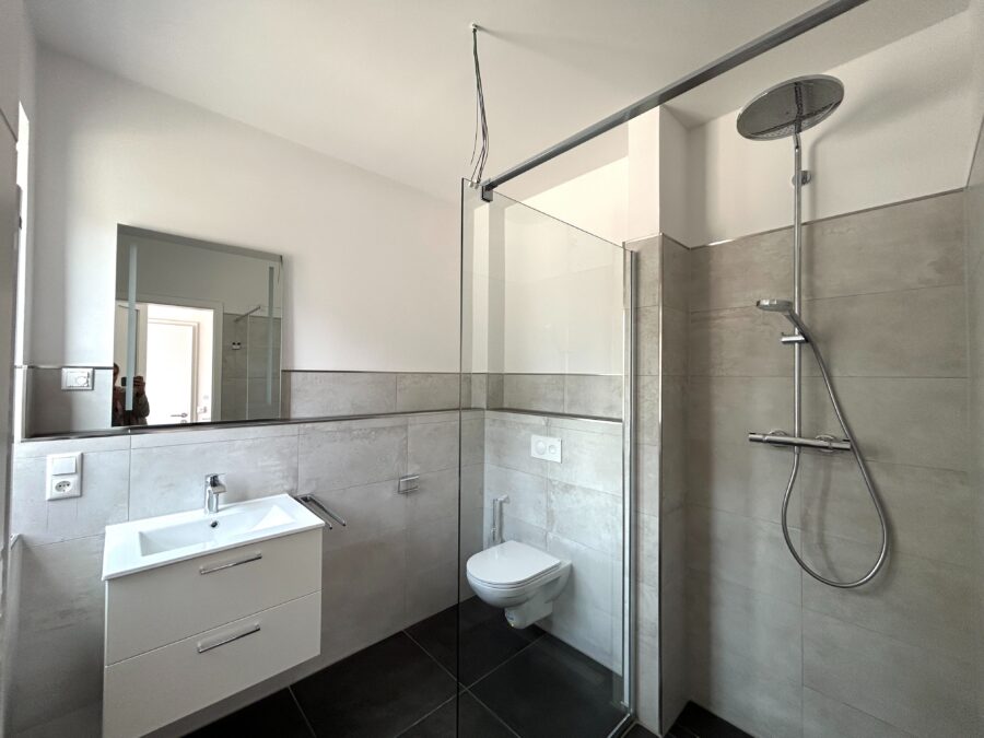 Wohlfühloase an der Nordsee – Stilvolles Ferienhaus im Nordseebad Dangast - Gästebad EG (32672)