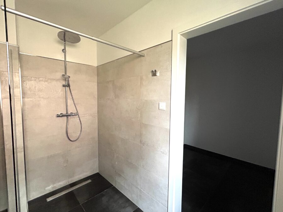 Wohlfühloase an der Nordsee – Stilvolles Ferienhaus im Nordseebad Dangast - Badezimmer mit Saunaraum UG (32687)