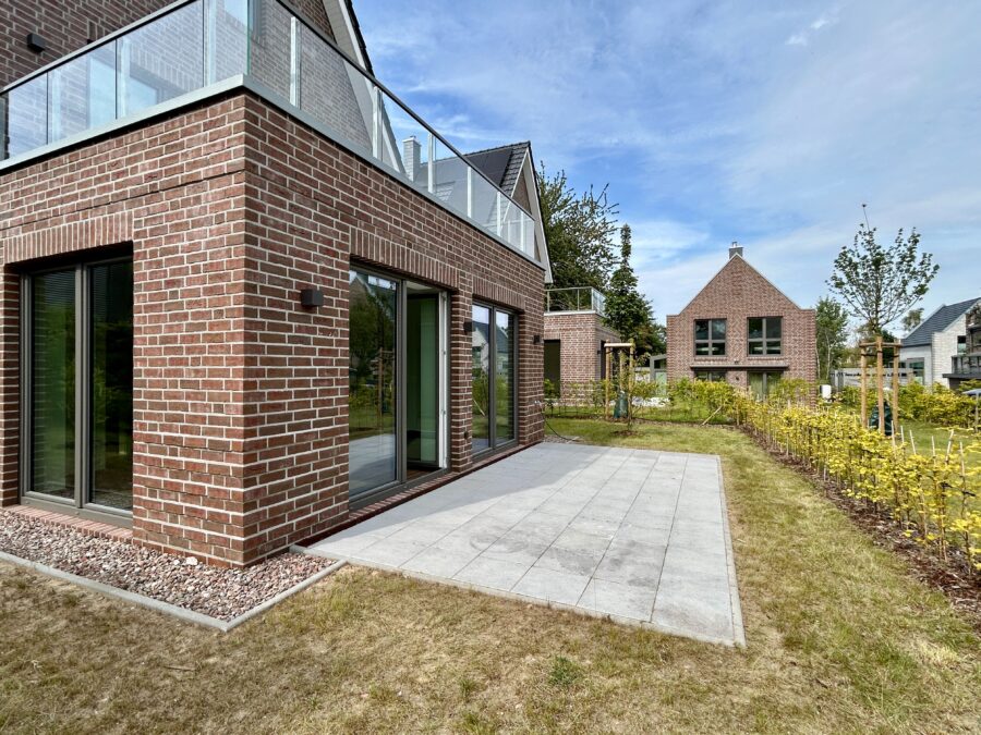 Wohlfühloase an der Nordsee – Stilvolles Ferienhaus im Nordseebad Dangast - Terrasse Untergeschoss (32690)