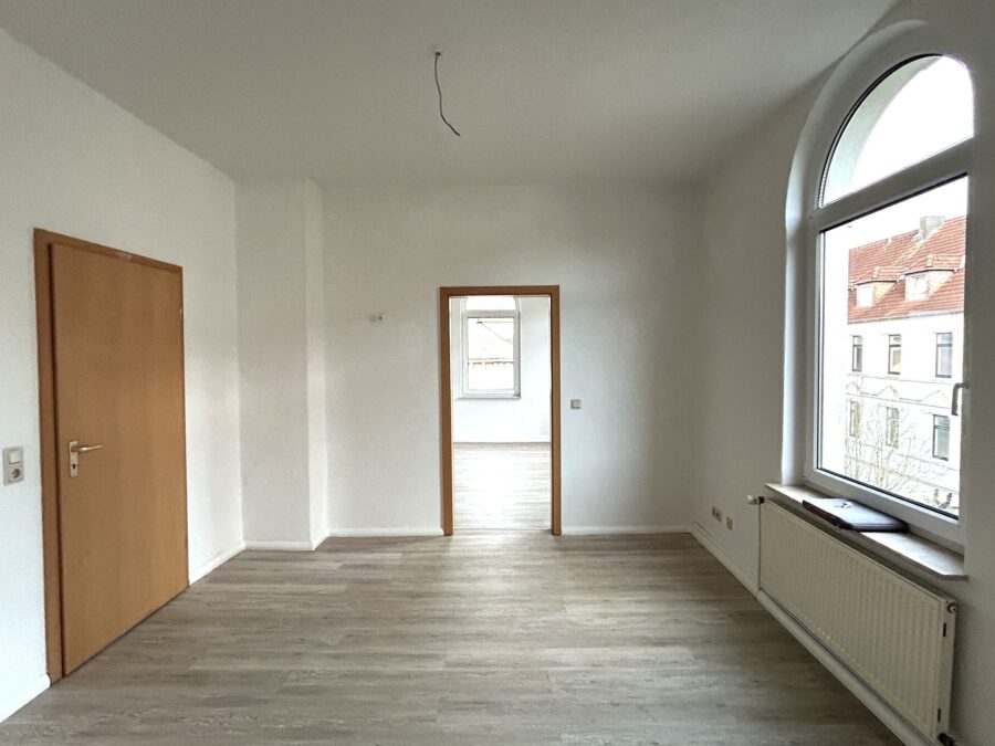 Urban, charmant und komfortabel: Sofort bezugsfreie 4-Zimmer-Wohnung in Wilhelmshaven - Zimmer 2 (37335)