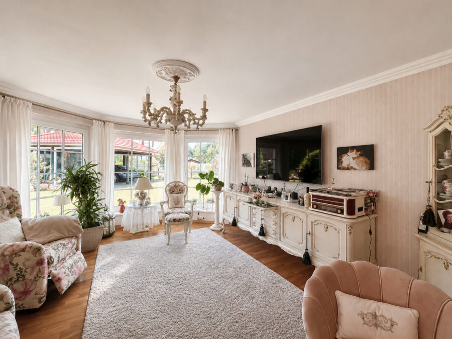 Friesische Gemütlichkeit unter Reet - Kauf mit Vermietungsgarantie - Wohnzimmer (43384)