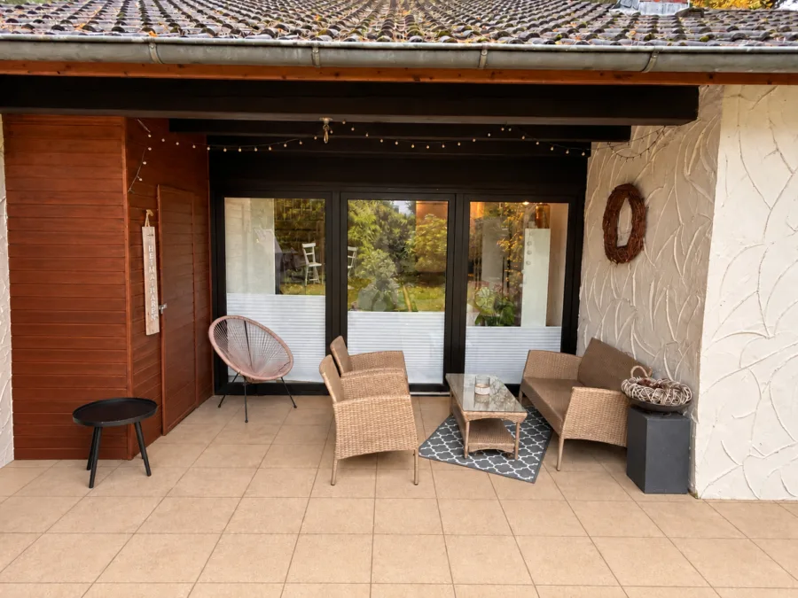 Fein und charmant – Wohnen oder Ferienvermietung direkt an der Nordseeküste - Überdachte Terrasse (51189)