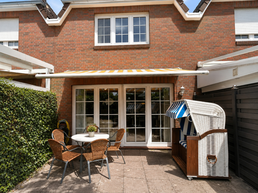 Nur wenige Schritte zum Meer: Charmantes Reihenmittelhaus im Nordseebad Dangast - Terrasse (45869)