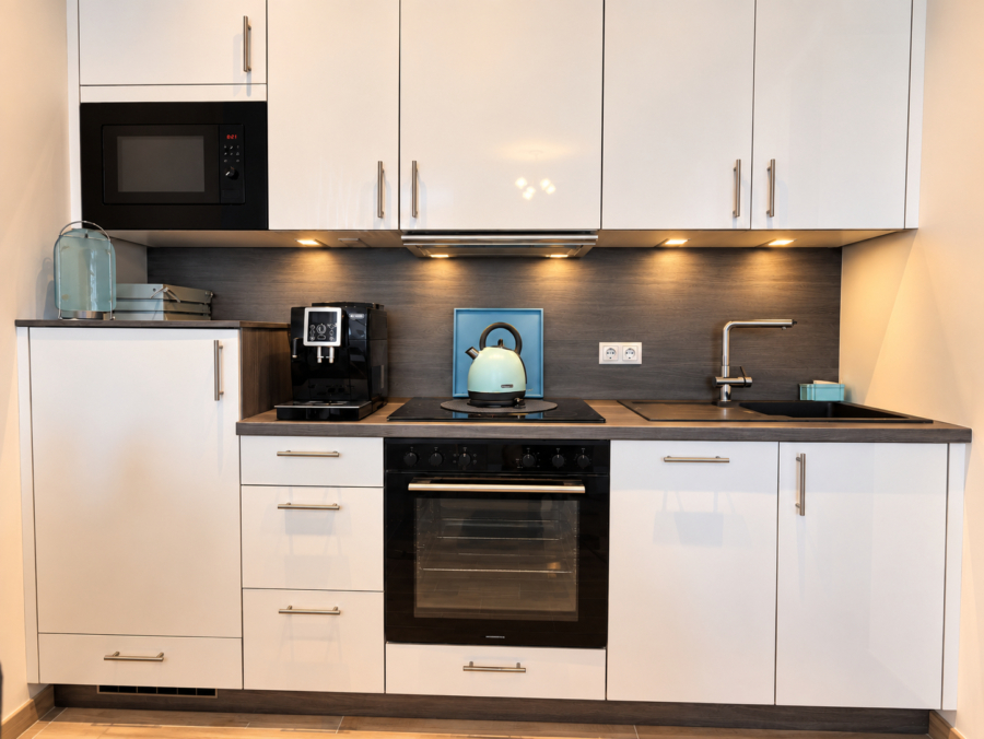 Moderne Wohnung mit Küstenflair im Nordsee Park Dangast – Eigennutzung oder Ferienvermietung! - Küche (49325)
