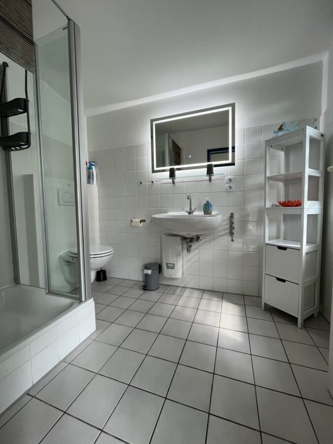 Ferienhaus-Ensemble in Traumlage – Ihr Paradies an der Nordsee 8,5%-Rendite - Bad FeWo2 (32521)