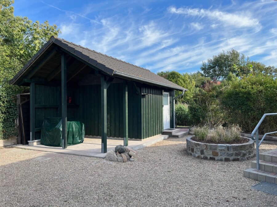 Ferienhaus-Ensemble in Traumlage – Ihr Paradies an der Nordsee 8,5%-Rendite - Gerätehaus inkl. Inventar und Fahrräder (32523)