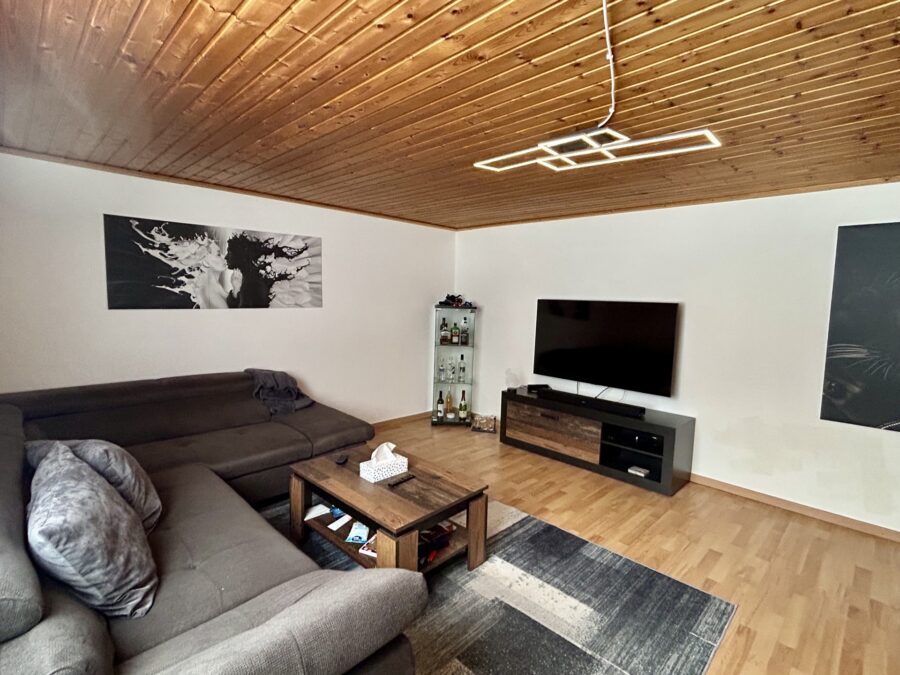 Wohnhaus-Gewerbe-Baugrundstück - Viel Gestaltungspotenzial! - Wohnzimmer (43571)