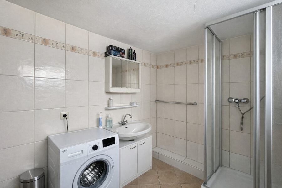 Wohnhaus-Gewerbe-Baugrundstück - Viel Gestaltungspotenzial! - Bad (43573)