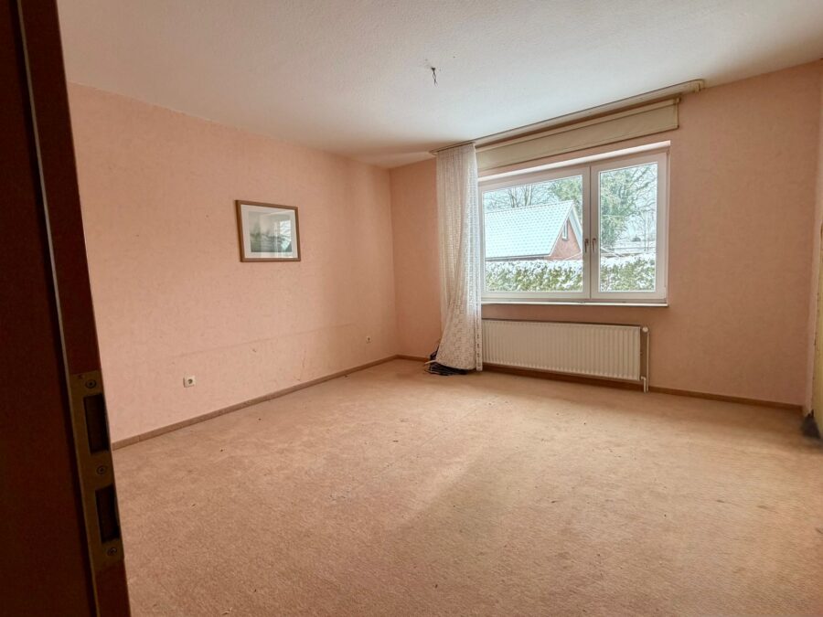 Wohnhaus-Gewerbe-Baugrundstück - Viel Gestaltungspotenzial! - Schlafzimmer (43569)