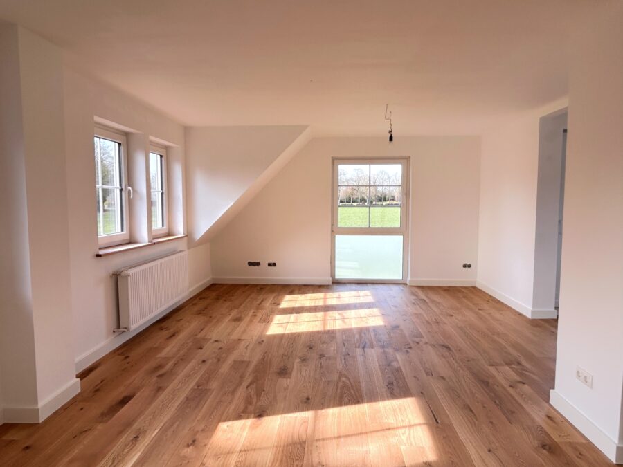 Neuwertige 2-Zimmer-Wohnung mit freiem Blick in Dangast - Wohn-Essbereich (40799)