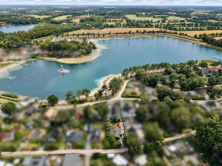 Ferienhaus am Bernsteinsee – Urlaubsglück nur wenige Schritte vom Wasser entfernt - Drohnenaufnahme (46763)