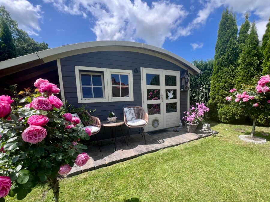 Friesische Gemütlichkeit unter Reet - Kauf mit Vermietungsgarantie - Gartenhaus (32890)