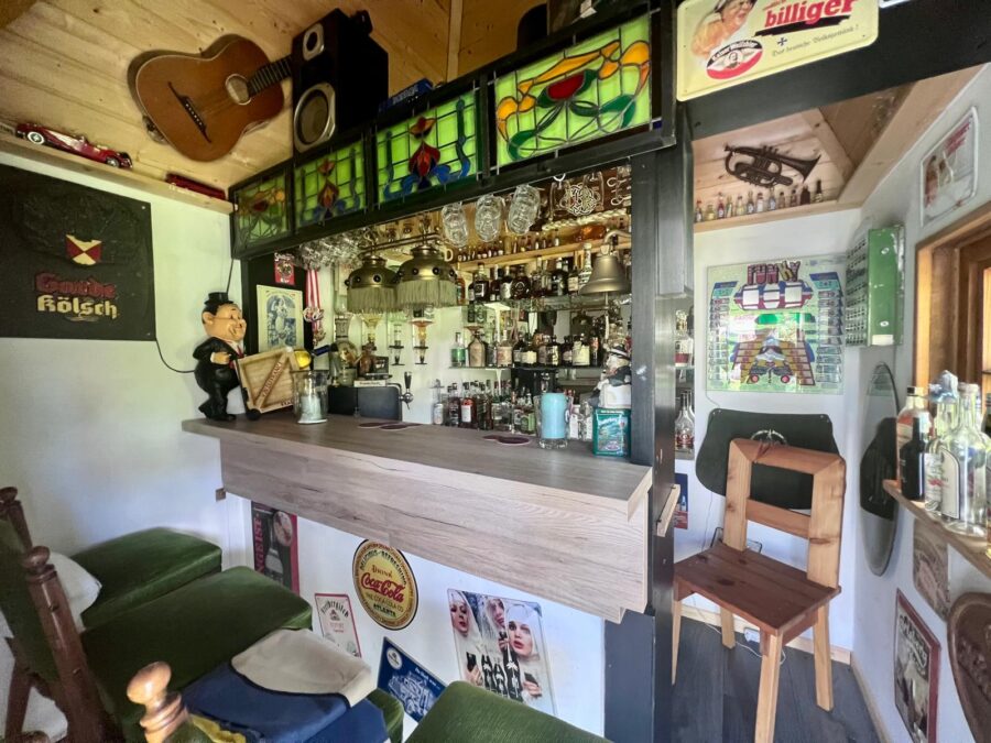 Friesische Gemütlichkeit unter Reet - Kauf mit Vermietungsgarantie - Partyhütte (32895)