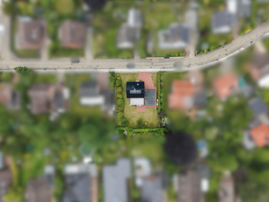Familienfreundliches Einfamilienhaus in Dangastermoor! - Drohnenaufnahme (43910)