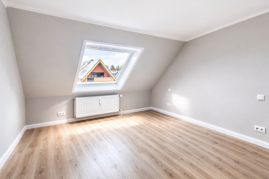 NEU! Exklusiv modernisierte 2-Zimmer-Wohnung mit Südloggia und Tiefgaragenstellplatz - Schlafzimmer (40332)