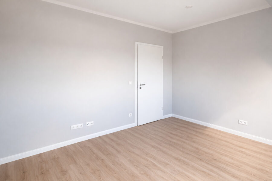 NEU! Exklusiv modernisierte 2-Zimmer-Wohnung mit Südloggia und Tiefgaragenstellplatz - Schlafzimmer (40333)