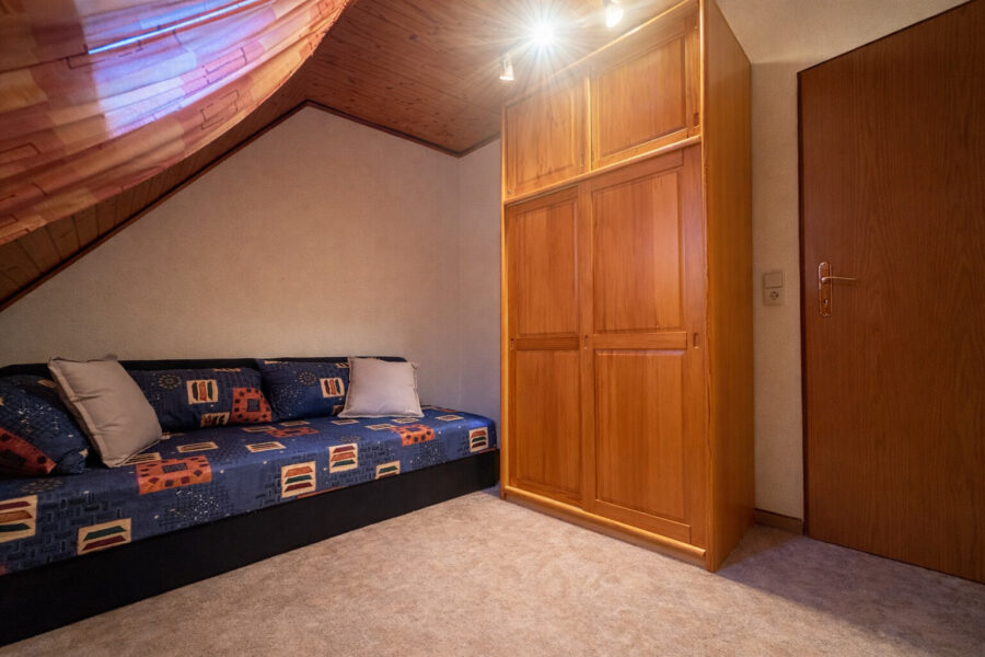 Ferienhaus im Nordseebad Dangast – Reihenhaus mit Charme & Wertstabilität - Schlafzimmer 1 (37810)