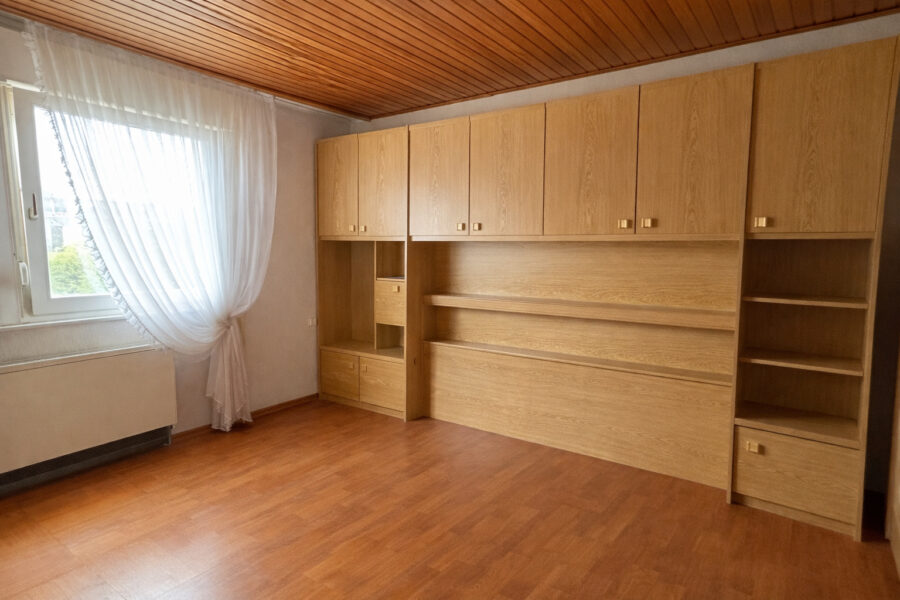 Traumhaftes Grundstück mit Altbestand - Top Lage vom Nordseebad Dangast - Schlafzimmer virtuell geleert (43502)