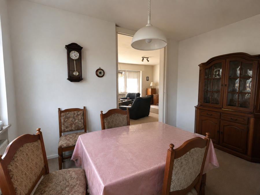 Zweifamilienhaus mit vermieteten Wohneinheiten auf großzügigem Grundstück - Essbereich (45850)