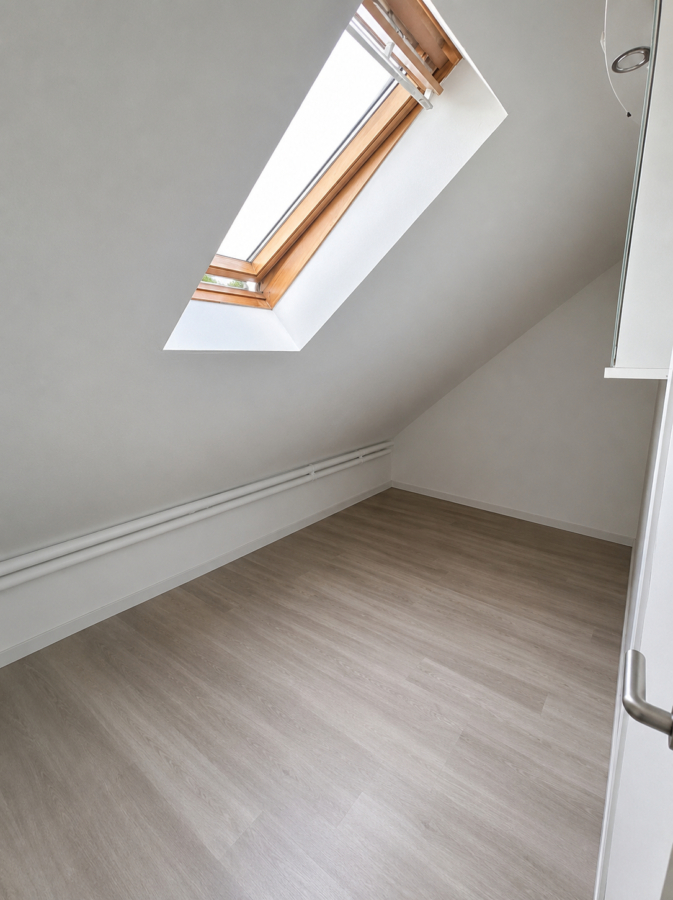Zweifamilienhaus mit vermieteten Wohneinheiten auf großzügigem Grundstück - Abstellkammer (45841)