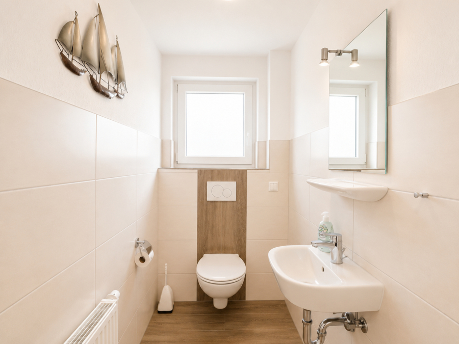Ihr Nordsee-Rückzugsort – Ferienhaus für Selbstnutzer und Feriengäste - Gäste-WC (45998)