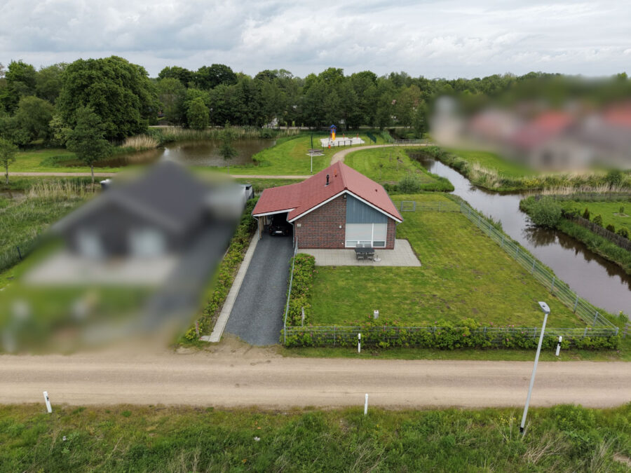 Exklusives Ferienhaus im Ferienpark Sehestedt - Drohnenaufnahme (41798)