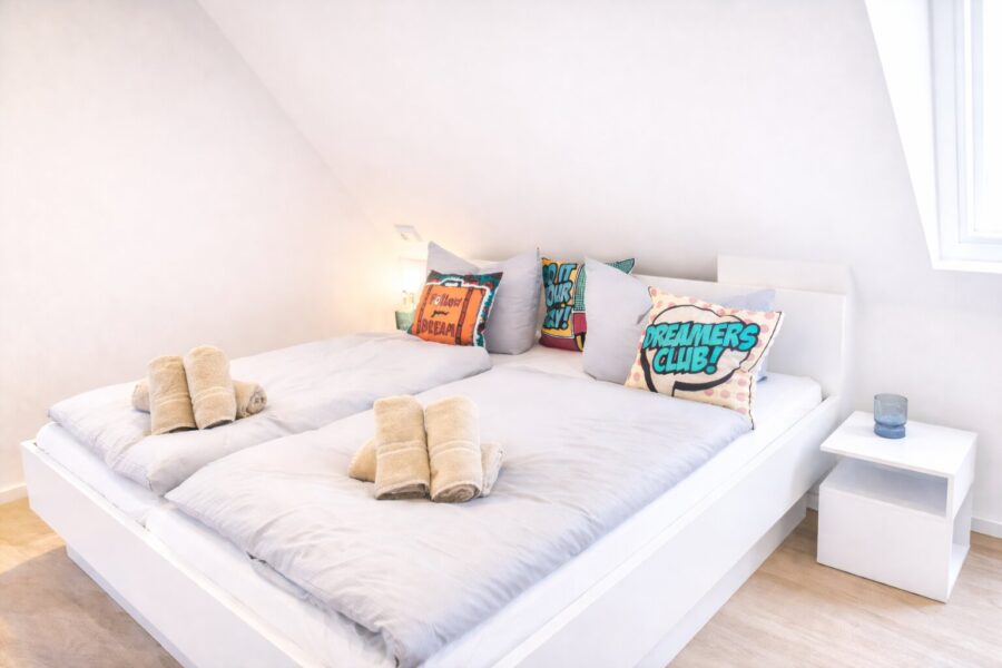 Investieren, Entspannen und Profitieren – Ihre Ferienimmobilie im Nordsee Park Dangast Haus-Nr.: 42 - Schlafzimmer (41558)