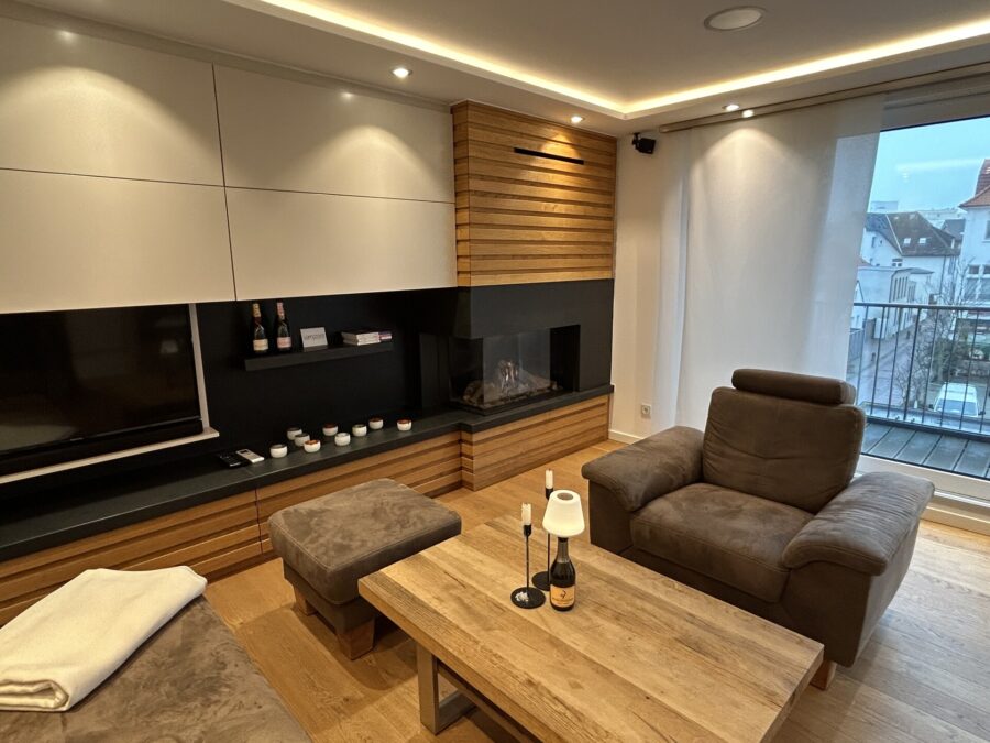 Nordseeinsel Norderney - Stadthaus im Zentrum mit Gewerbe + Ferienwohnungen + Penthouse - Penthouse - Wohn- und Essbereich (37201)