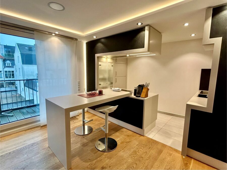 Nordseeinsel Norderney - Stadthaus im Zentrum mit Gewerbe + Ferienwohnungen + Penthouse - Penthouse - Küche (37203)